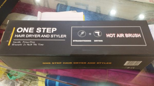 One Step 3 In 1 Hot Air Brush (Dryer + Styler)